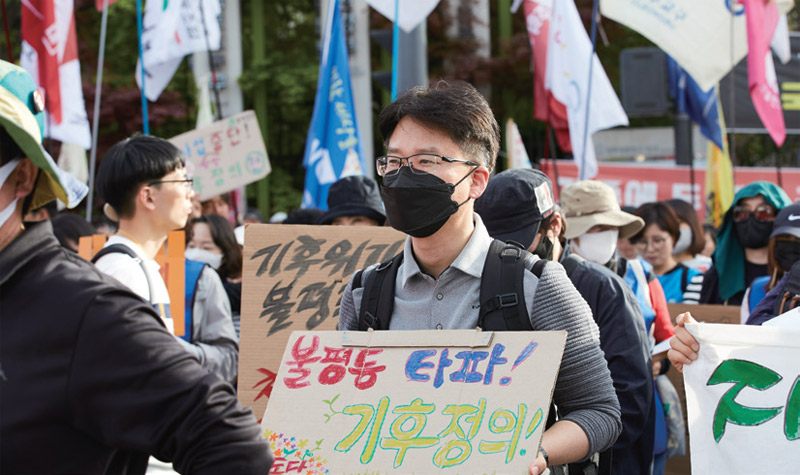 발전소 폐쇄를 말할 때 일하는 사람, 지역 주민의 삶을 바라보세요