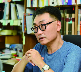 시대 차이를 이해하고, 세대 화합으로<br>가는 길 - 사회학자 전상진