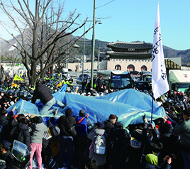 故 문중원 기수 시민분향소<br>강제철거 현장